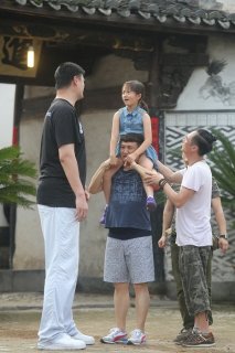 姚明现身《爸爸去哪儿》杭州建德-篮球赛图片