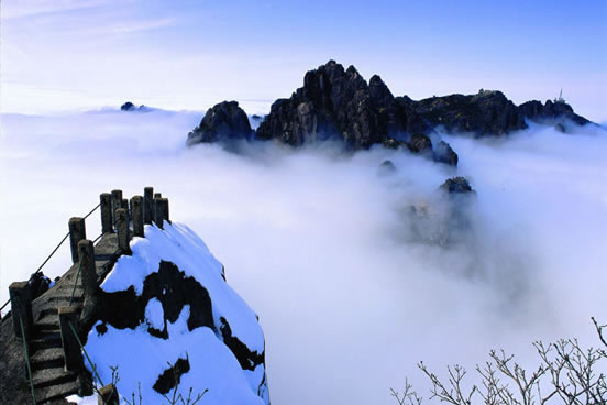 冬游黄山 大雪初降 雾淞满山的冬日黄山景色,影视