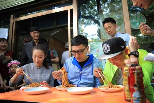 《爽食行天下》西安大唐博相府苗阜和华少PK,影视