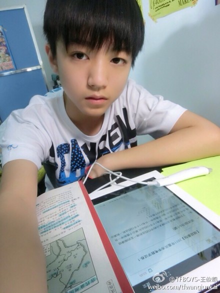 TFBOYS王俊凯王俊凯与李玹雨很像,影视