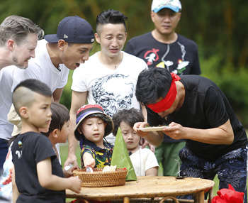 爸爸去哪儿3林大竣空桶 林永健被逼吃黑暗料理虫,影视